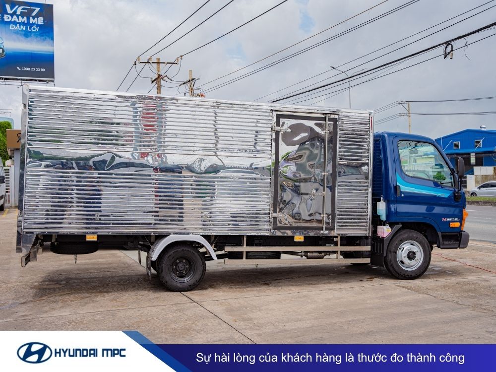 Xe tải Hyundai Mighty N250SL thùng kín inox 2T - 2.5T